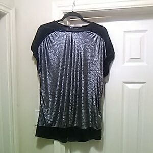💲1⃣▶▶Women's Black and Silver Top Can Fit Up To Xl